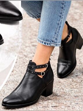 H&M Black Studded Cutout Ankle Boots 7 EU 38 Pointed Toe Block Heel Moto Chic